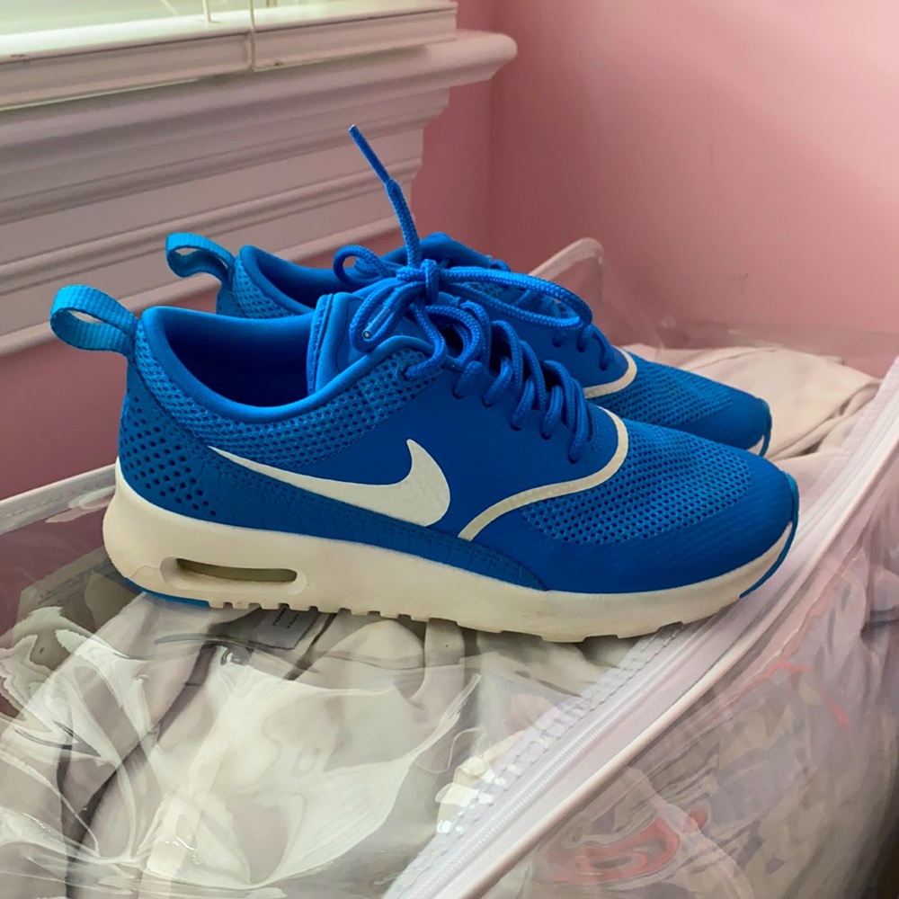 Blue Nike Size 5 Sneakers